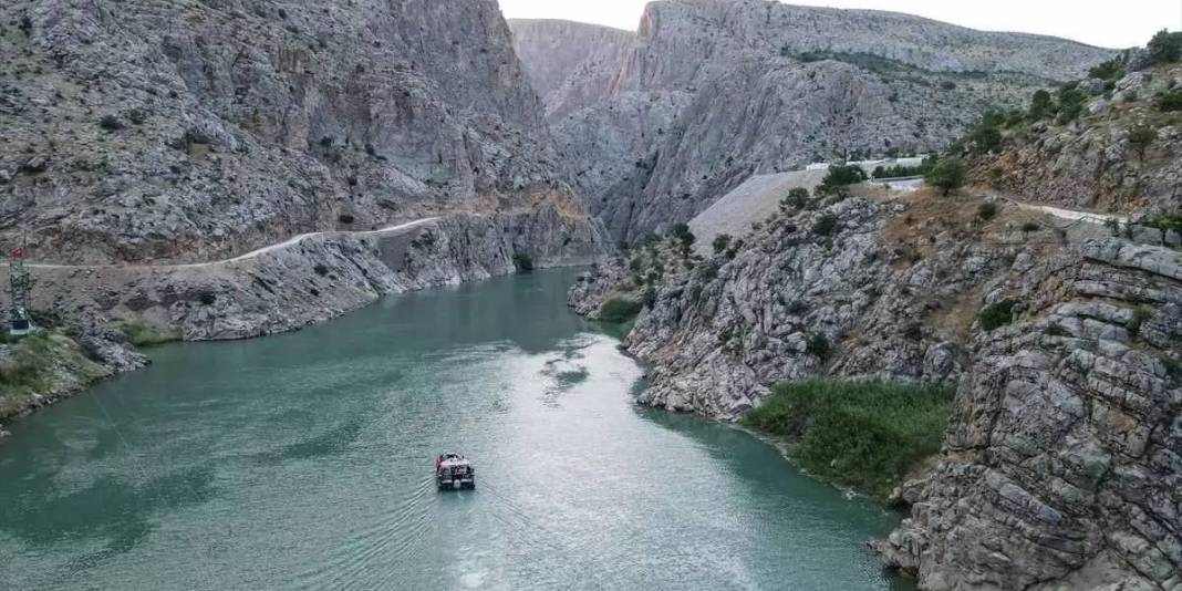 Erzincan’da saklı dev! Dünyanın ikinci en büyüğü ve Türkiye’de: Oluşumuyla adeta göz kamaştırıyor 1